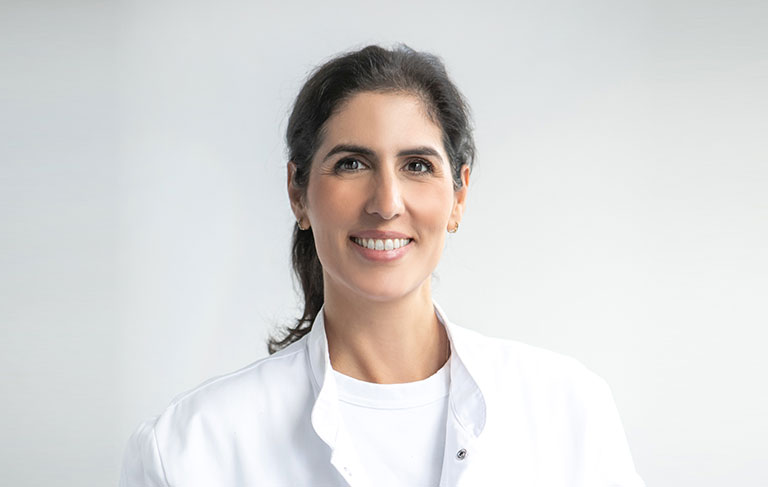 Yasemin-Yesiloez-Fachaerztin-fuer-Innere-Medizin-Kardiologie-Zehlendorf Fachärztin Yasemin Yesilöz – Innere Medizin und Kardiologie im Kardiologischen Zentrum Schlachtensee Berlin